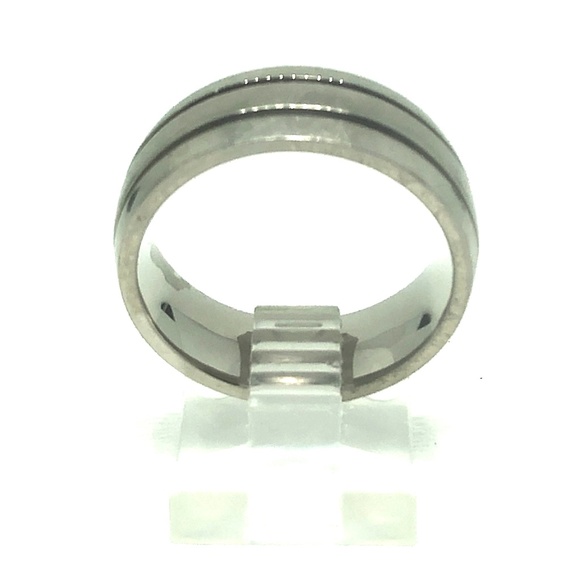 Men's Titanium FC 8mm Wedding Band - Picture 2 of 8
